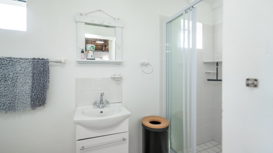 To Let 3 Bedroom Property for Rent in Struisbaai Western Cape